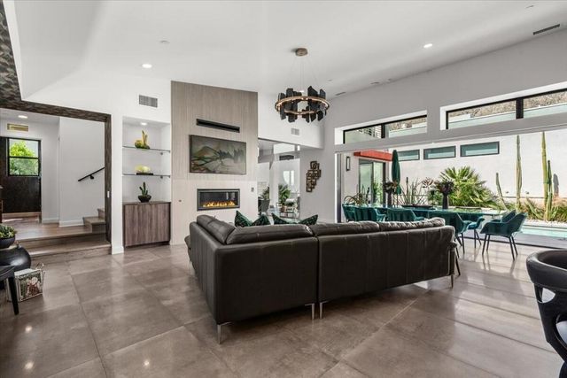 143 Obsidian Loop N, Palm Springs, CA 92264