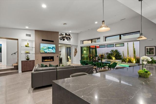 143 Obsidian Loop N, Palm Springs, CA 92264