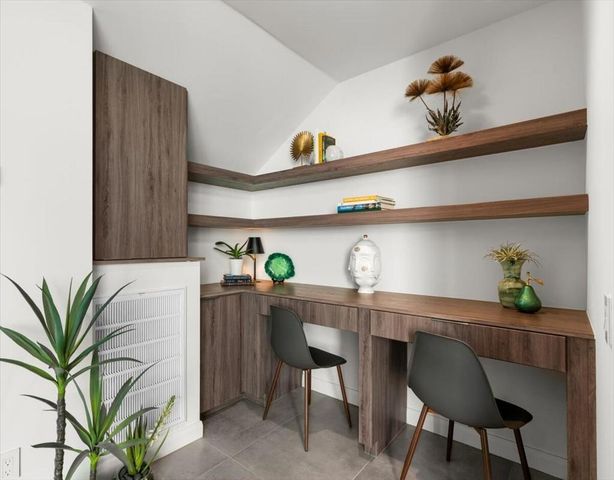 143 Obsidian Loop N, Palm Springs, CA 92264