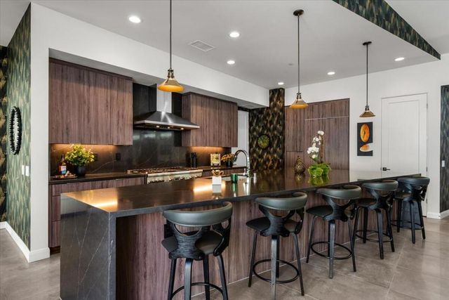 143 Obsidian Loop N, Palm Springs, CA 92264