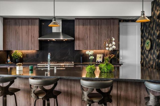 143 Obsidian Loop N, Palm Springs, CA 92264