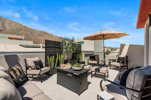 143 Obsidian Loop N, Palm Springs, CA 92264