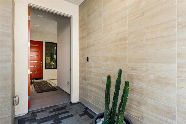 143 Obsidian Loop N, Palm Springs, CA 92264