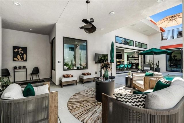 143 Obsidian Loop N, Palm Springs, CA 92264
