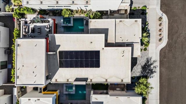 143 Obsidian Loop N, Palm Springs, CA 92264