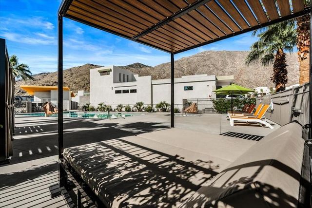143 Obsidian Loop N, Palm Springs, CA 92264