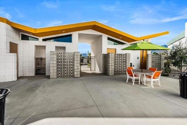 143 Obsidian Loop N, Palm Springs, CA 92264