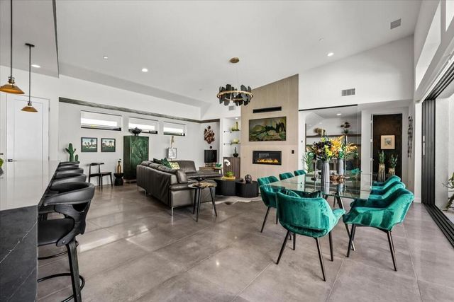 143 Obsidian Loop N, Palm Springs, CA 92264