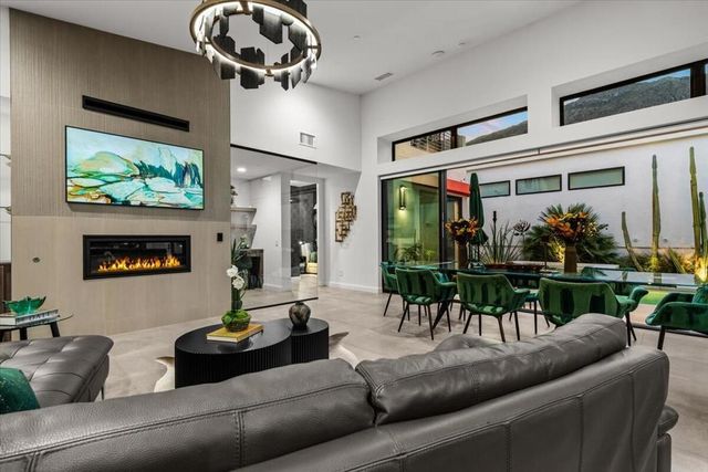 143 Obsidian Loop N, Palm Springs, CA 92264