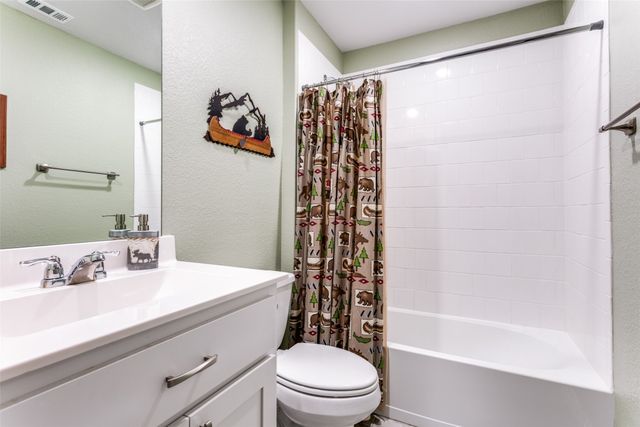 605 Basteen Lane, Justin, TX 76247