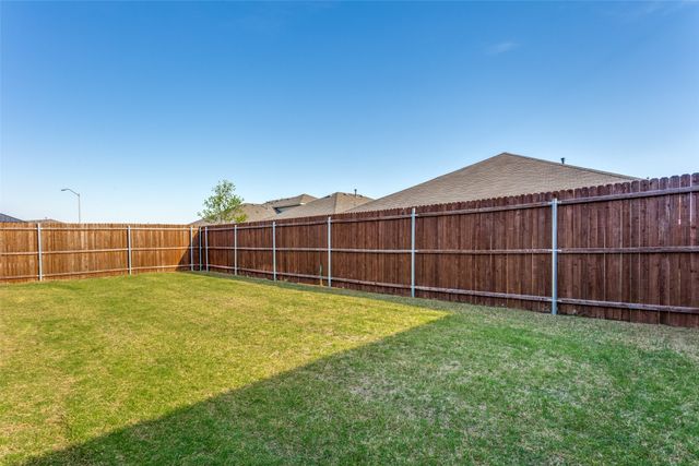 605 Basteen Lane, Justin, TX 76247
