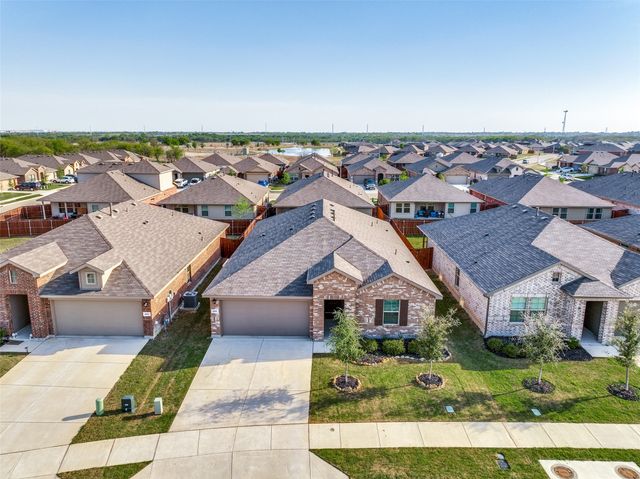 605 Basteen Lane, Justin, TX 76247