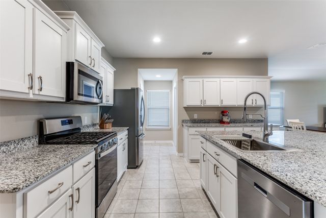 605 Basteen Lane, Justin, TX 76247