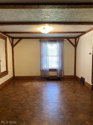 1023 Applegrove Street NW, North Canton, OH 44720