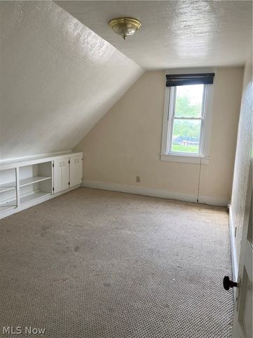 1023 Applegrove Street NW, North Canton, OH 44720