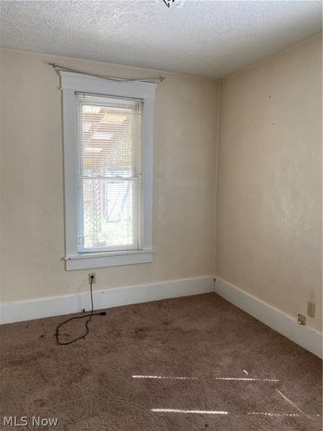 1023 Applegrove Street NW, North Canton, OH 44720