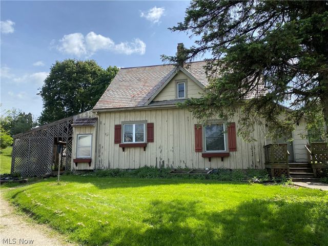 1023 Applegrove Street NW, North Canton, OH 44720