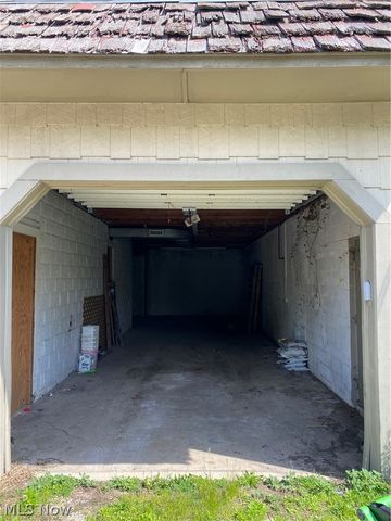 1023 Applegrove Street NW, North Canton, OH 44720