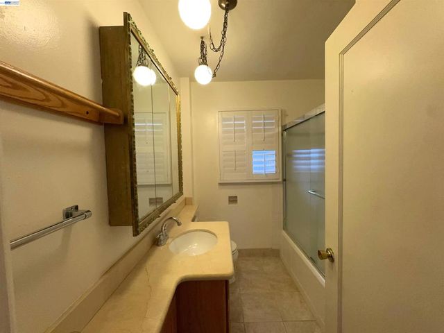 2386 106Th Ave, Oakland, CA 94603