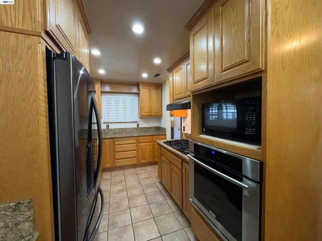 2386 106Th Ave, Oakland, CA 94603