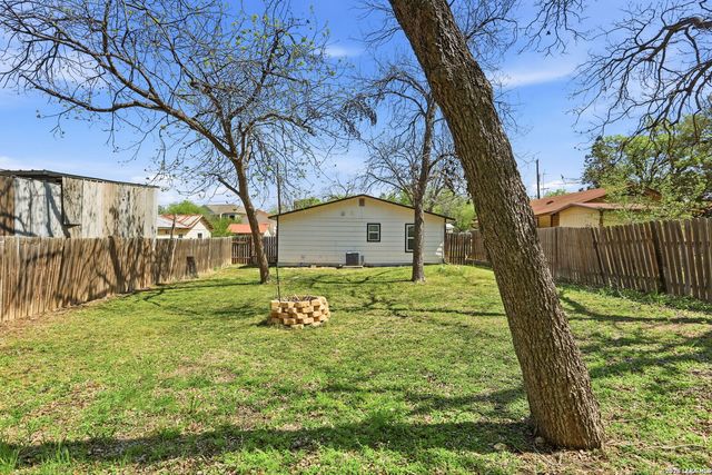 246 S West End, New Braunfels, TX 78130