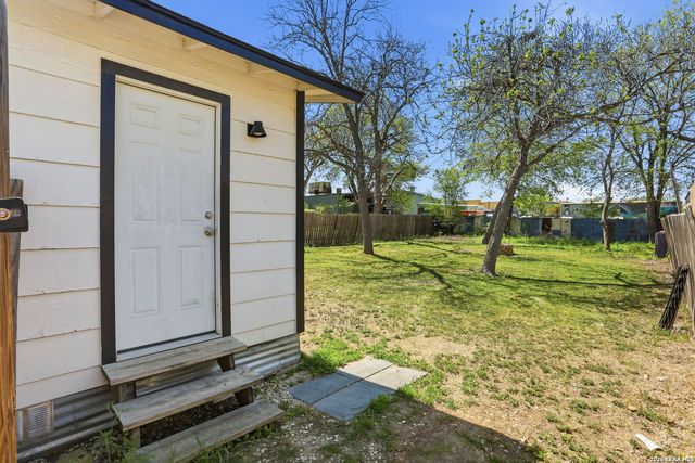 246 S West End, New Braunfels, TX 78130
