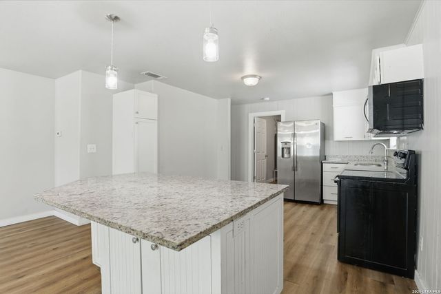 246 S West End, New Braunfels, TX 78130