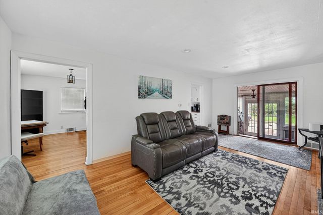 3320 Oakcrest Drive, South Bend, IN 46615