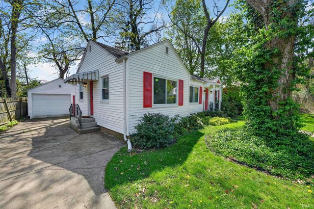 3320 Oakcrest Drive, South Bend, IN 46615