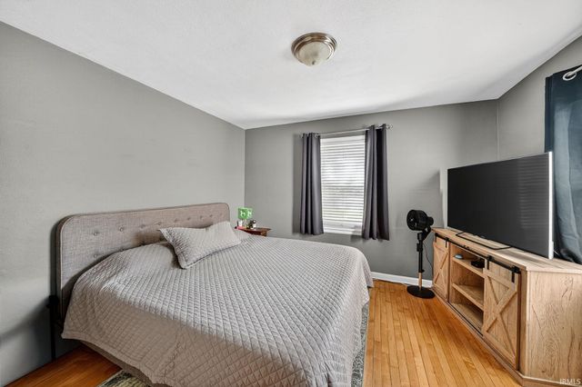 3320 Oakcrest Drive, South Bend, IN 46615