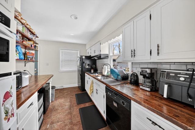 3320 Oakcrest Drive, South Bend, IN 46615