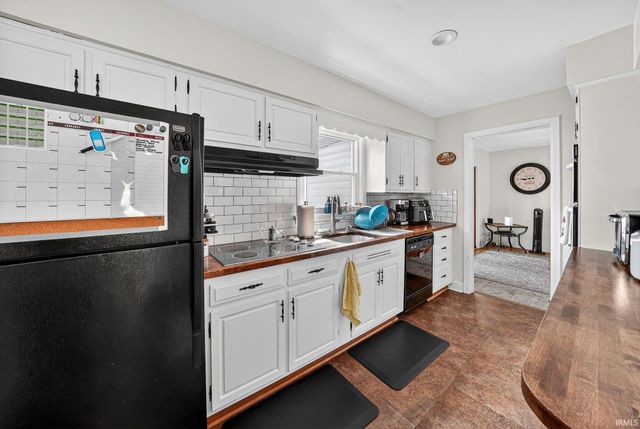 3320 Oakcrest Drive, South Bend, IN 46615
