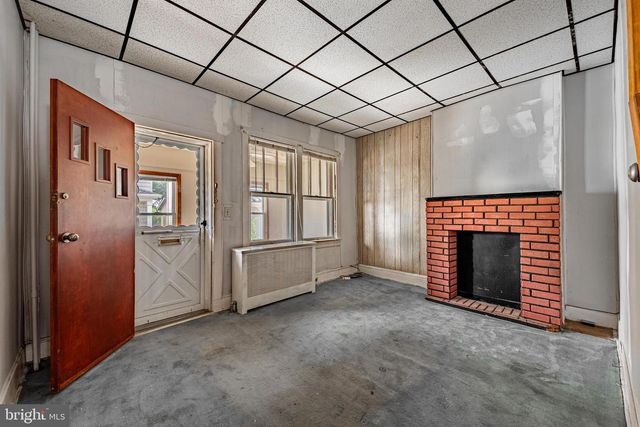1302 COX ST, Baltimore, MD 21211
