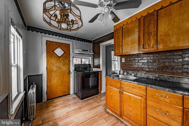 1302 COX ST, Baltimore, MD 21211