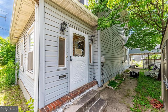 1302 COX ST, Baltimore, MD 21211