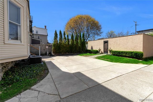 214 Norwood Avenue, Buffalo, NY 14222