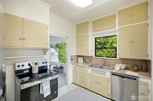 1424 S 55th Street, Tacoma, WA 98408