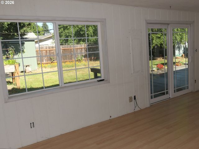 1805 HEMLOCK St, Eugene, OR 97404