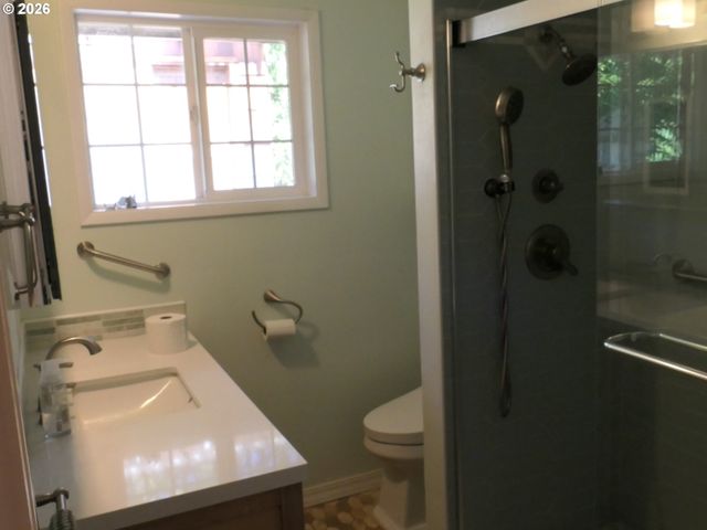 1805 HEMLOCK St, Eugene, OR 97404
