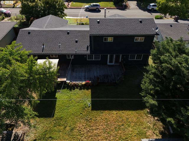 1805 HEMLOCK St, Eugene, OR 97404