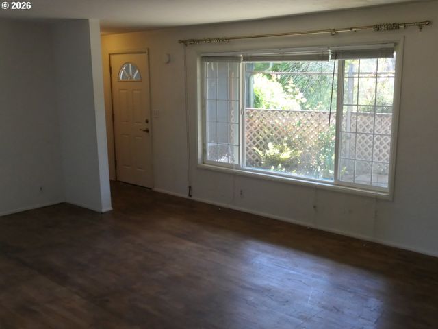 1805 HEMLOCK St, Eugene, OR 97404