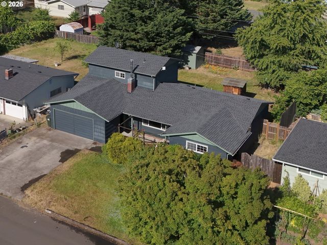 1805 HEMLOCK St, Eugene, OR 97404