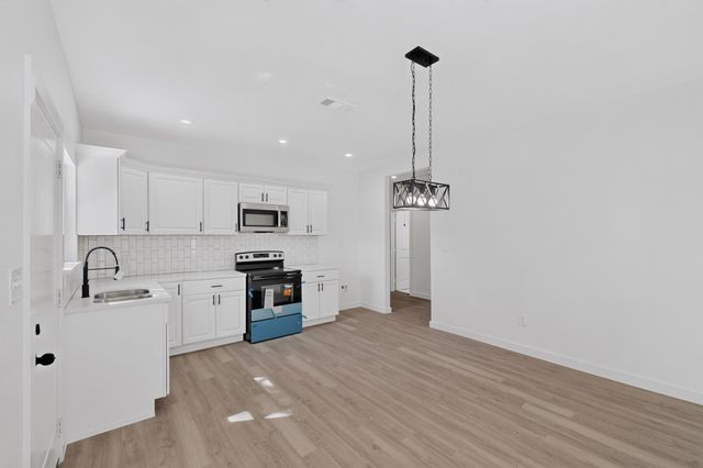 651 Ezekial Avenue, Dallas, TX 75217