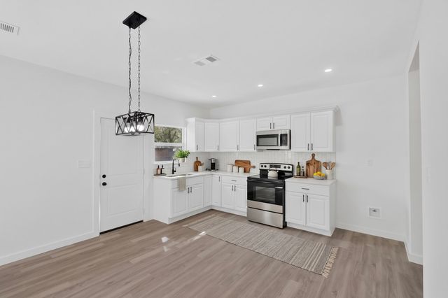 651 Ezekial Avenue, Dallas, TX 75217