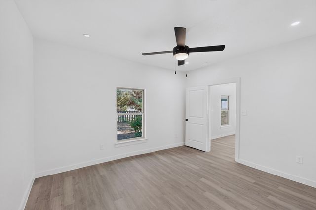 651 Ezekial Avenue, Dallas, TX 75217