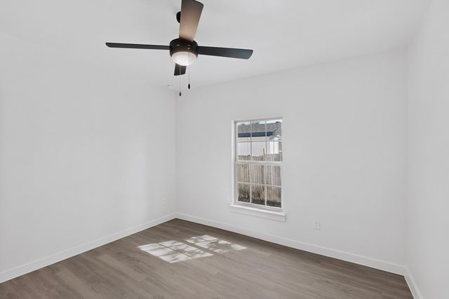 651 Ezekial Avenue, Dallas, TX 75217
