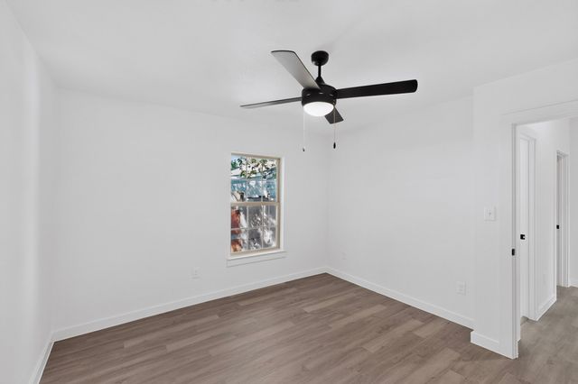 651 Ezekial Avenue, Dallas, TX 75217
