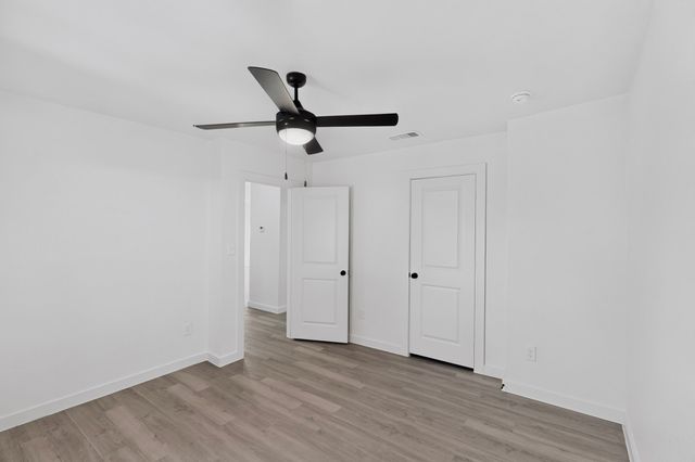 651 Ezekial Avenue, Dallas, TX 75217