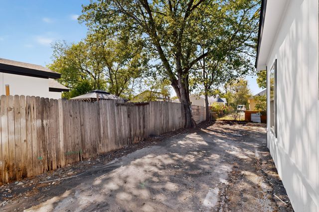 651 Ezekial Avenue, Dallas, TX 75217