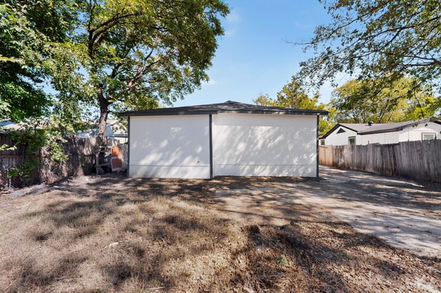 651 Ezekial Avenue, Dallas, TX 75217